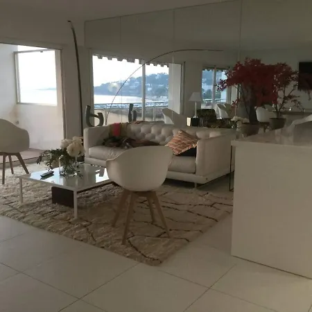 Sea View - Three Bedrooms 戛纳