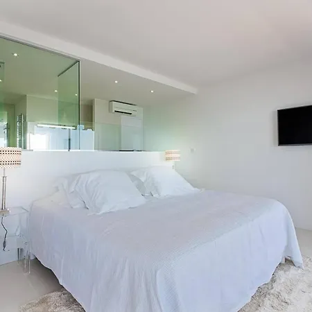Sea View - Three Bedrooms 民宿